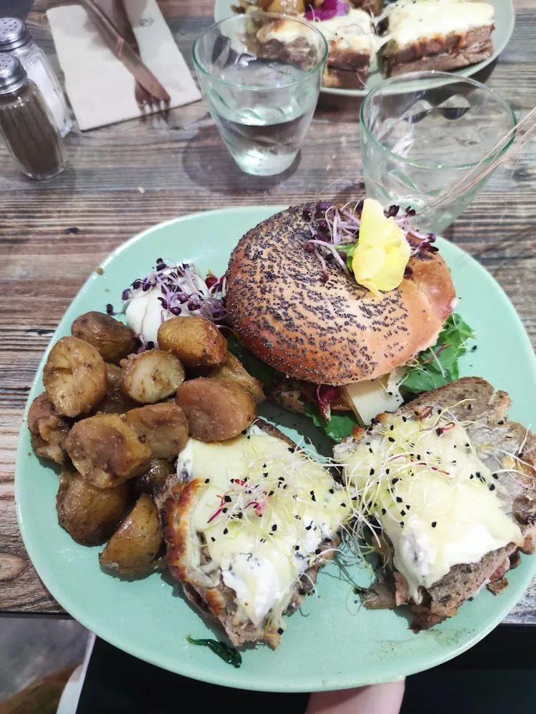 Bagel Croq Pommes Grenailles Oeuf Mollet